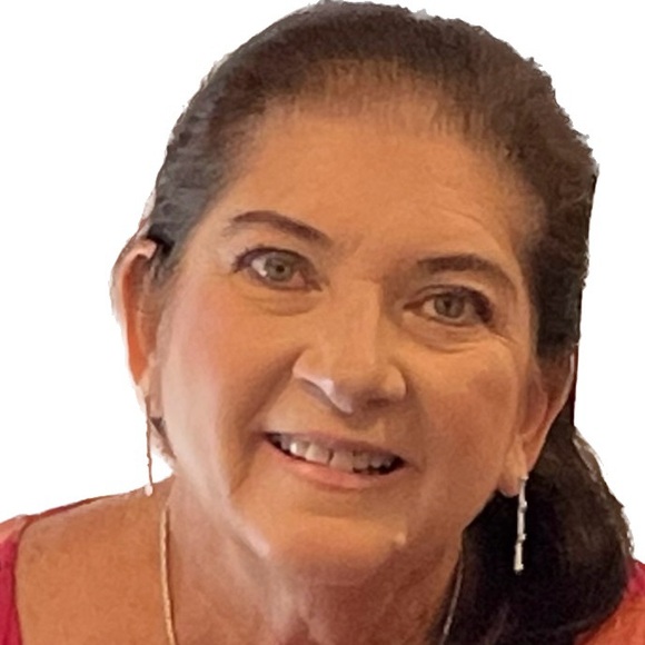 Meet your Posher, Lisa - Picture 2 of 2